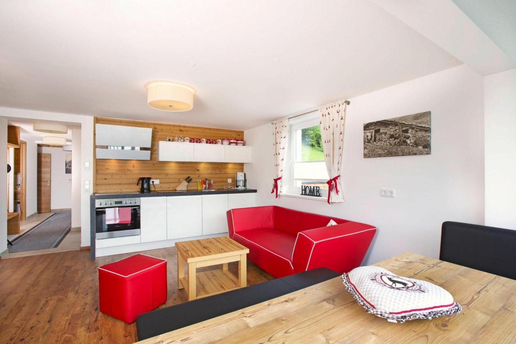 Apartment In Neukirchen With A Balcony Нойкірхен-ам-Гросфенедігер Екстер'єр фото