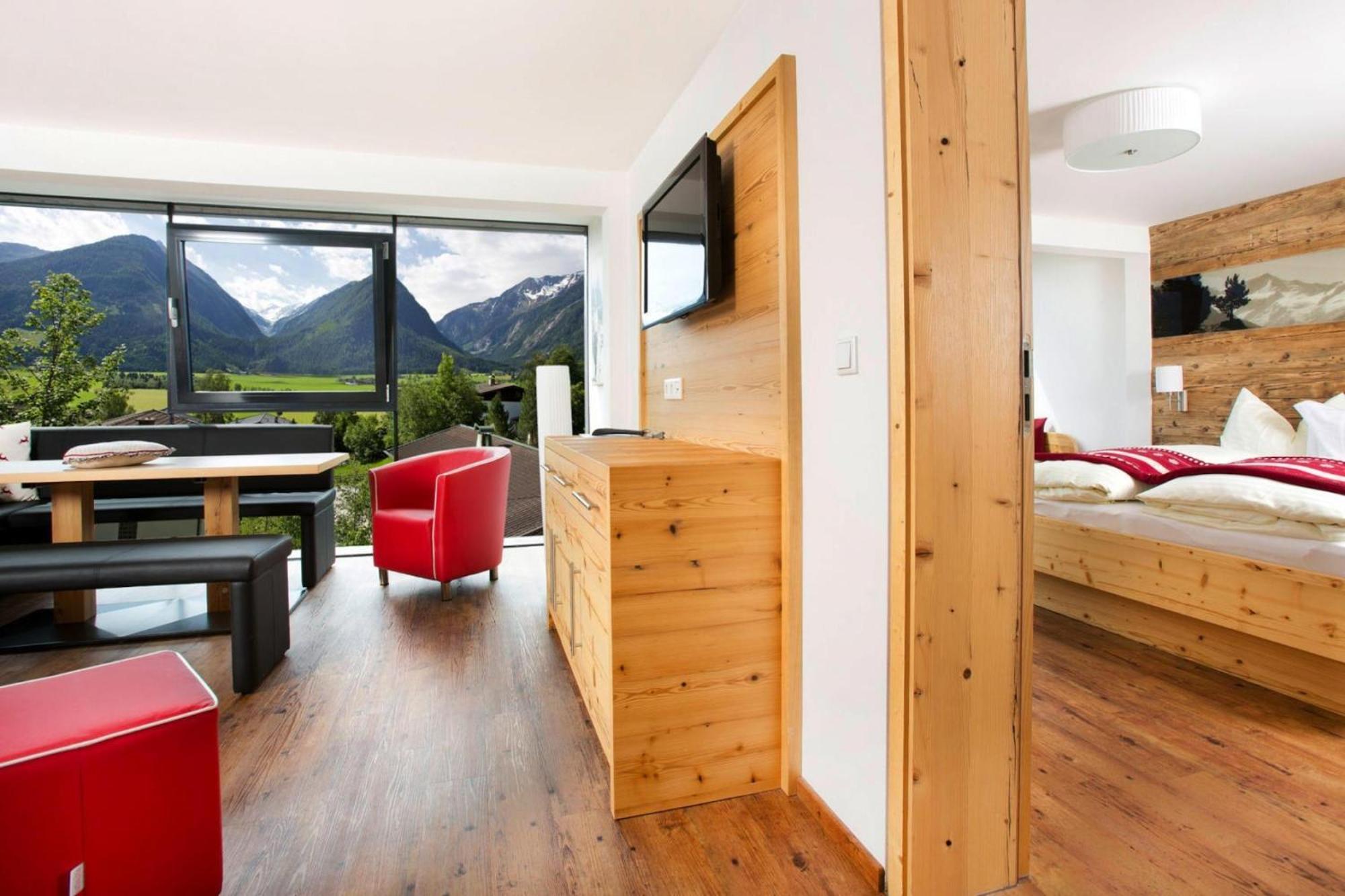 Apartment In Neukirchen With A Balcony Нойкірхен-ам-Гросфенедігер Екстер'єр фото