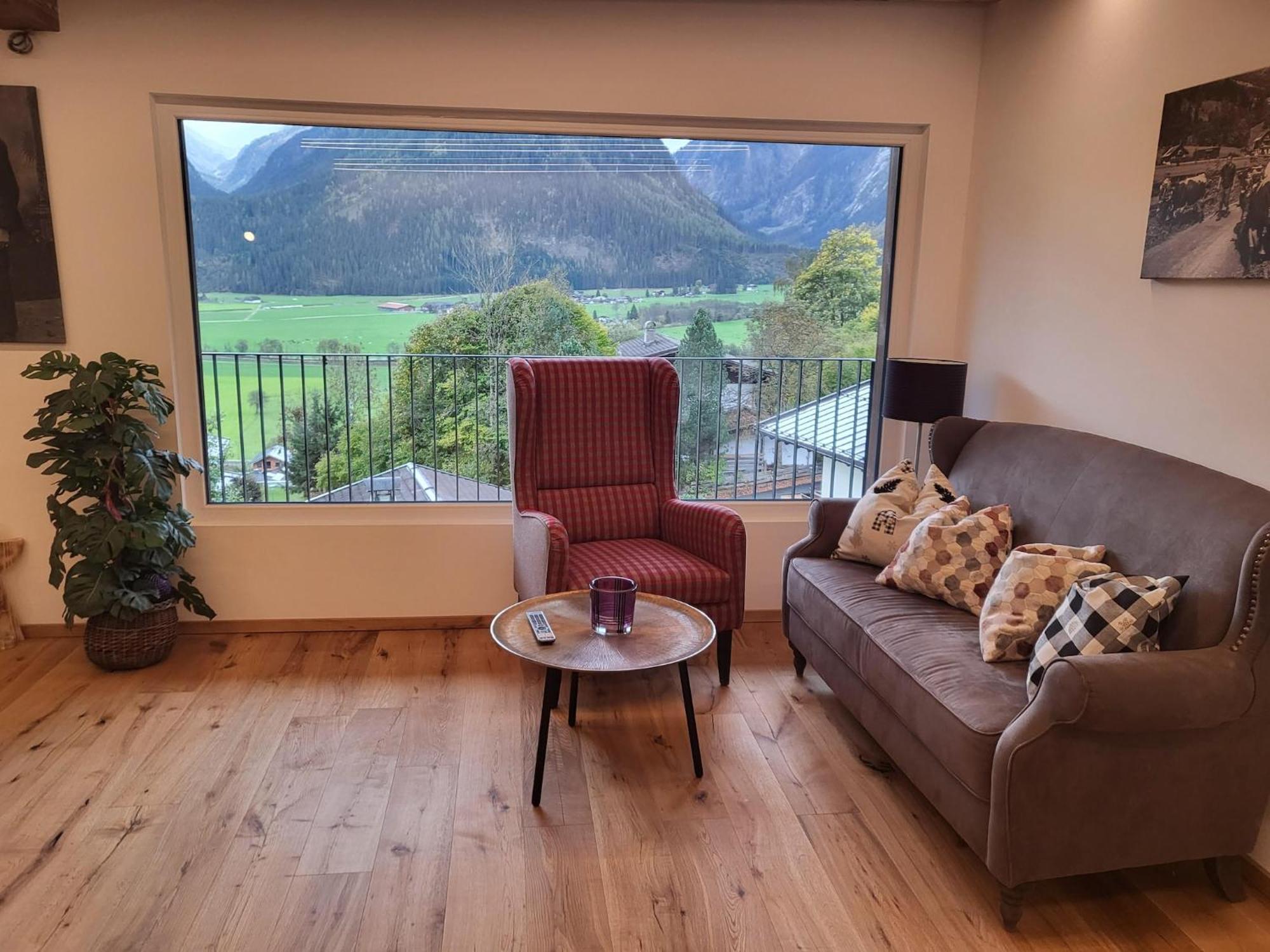 Apartment In Neukirchen With A Balcony Нойкірхен-ам-Гросфенедігер Екстер'єр фото